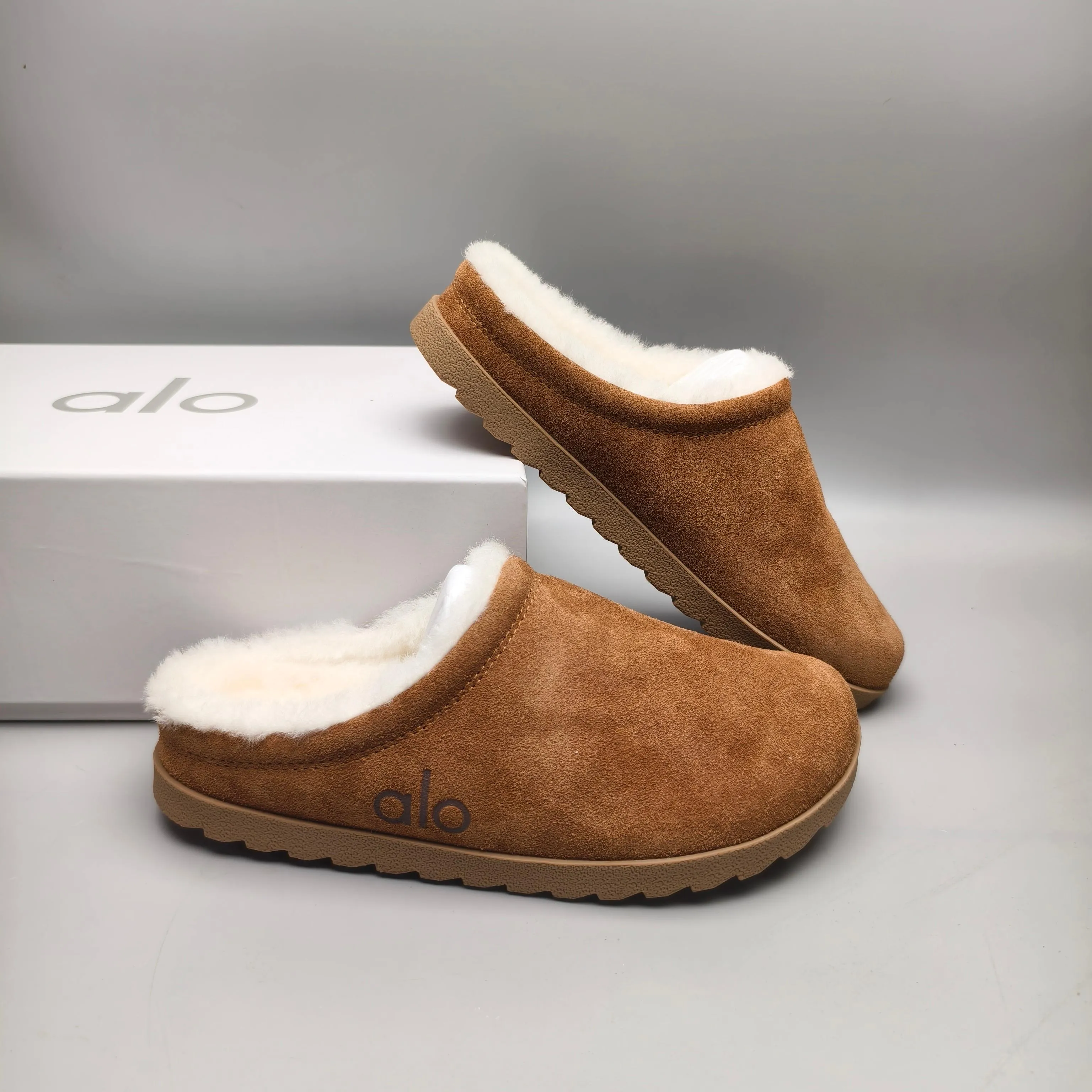 💰480 alo yoga Recovery Slipper comfortable and simple anti-wear and anti-slip cap-toe slippers, same style for men and women Color: White Maroon Matching Size: 35-40
